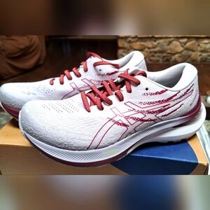 ASICS Women's Gel Kayano 29 Silver and Burgundy Athletic Shoes